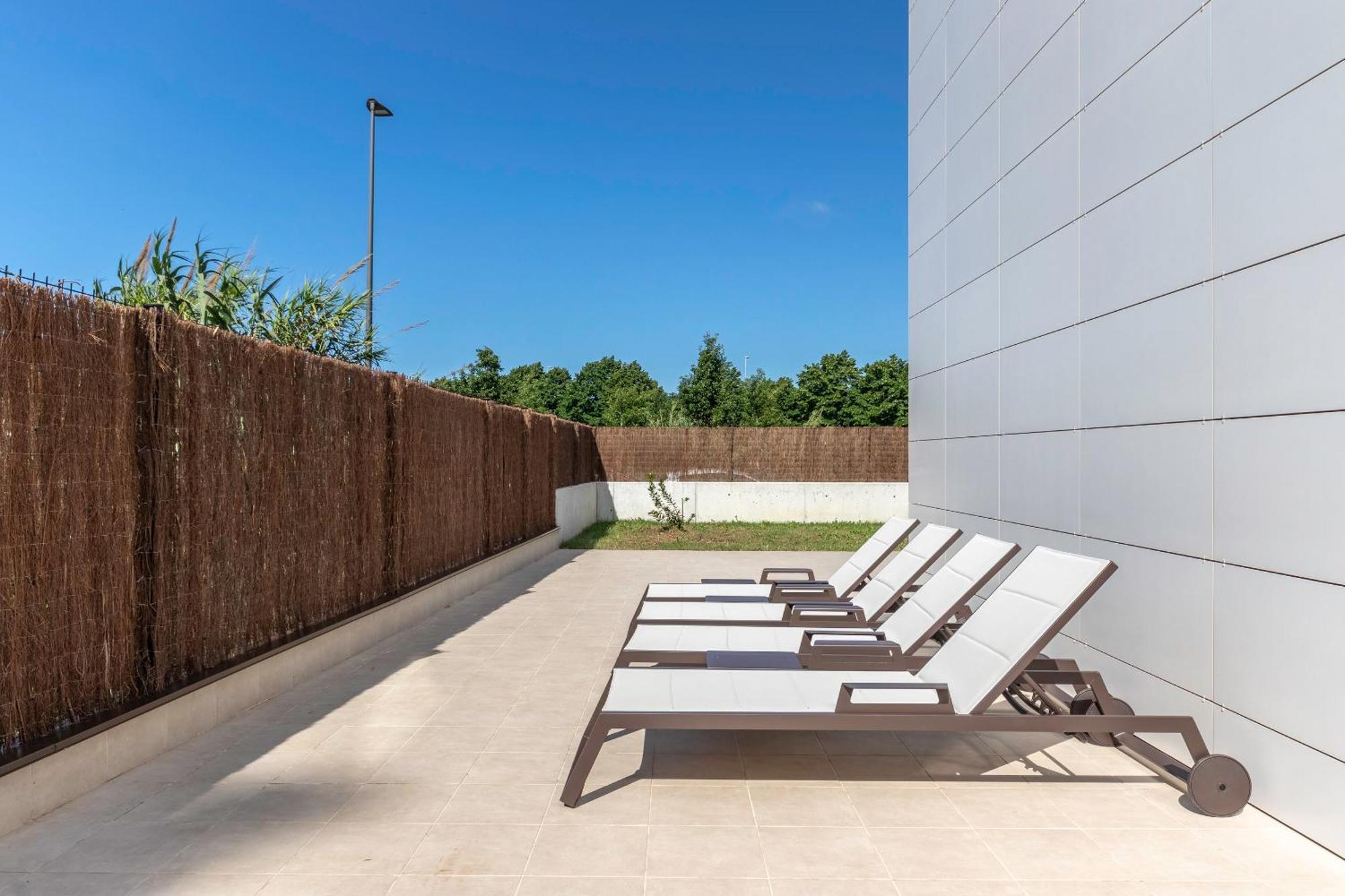 Akomodat En Precioso Y Moderno Con Jardin Y Parking 格乔 外观 照片